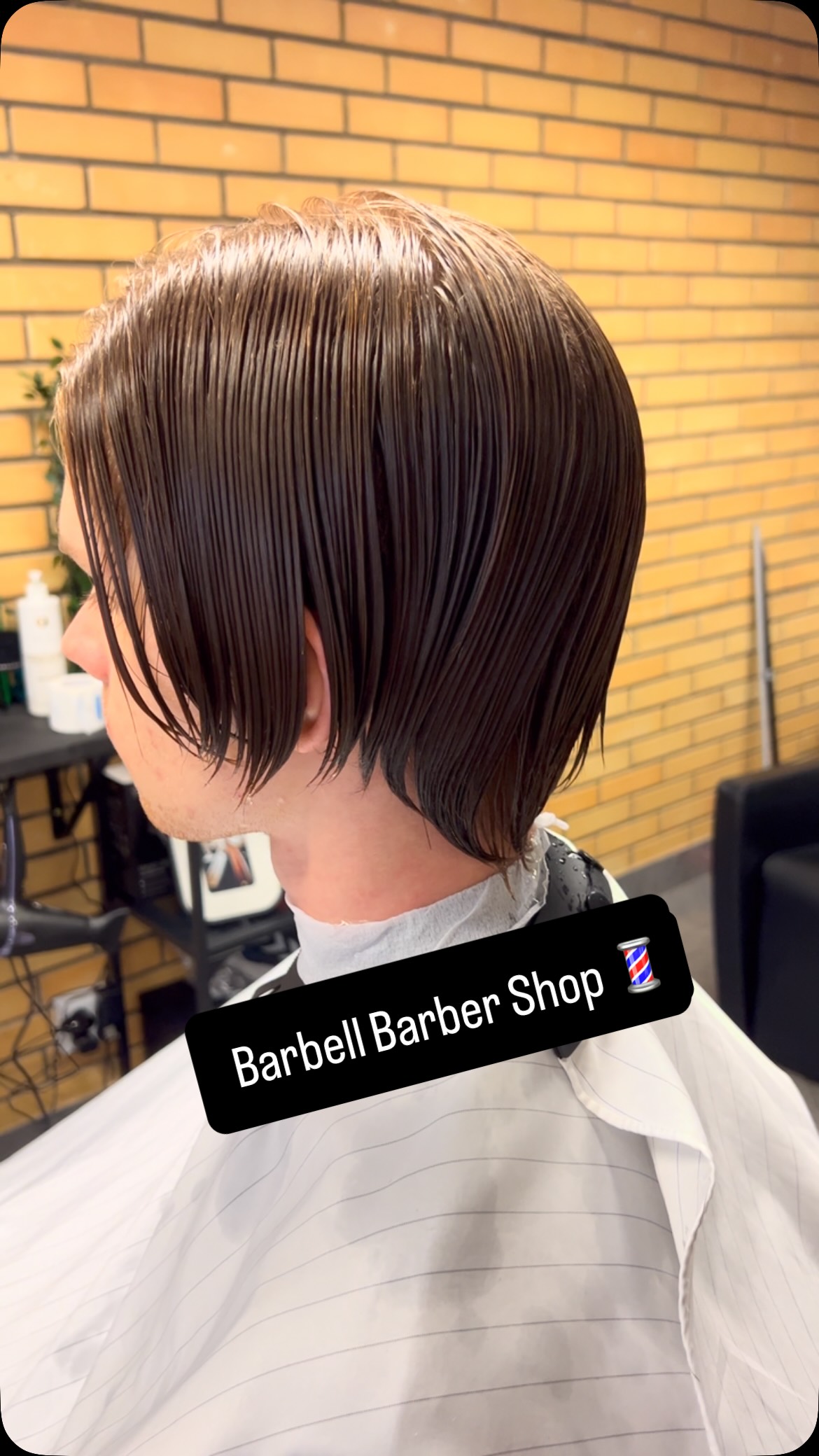 Skūšanās rituāls ar karstiem dvieļiem